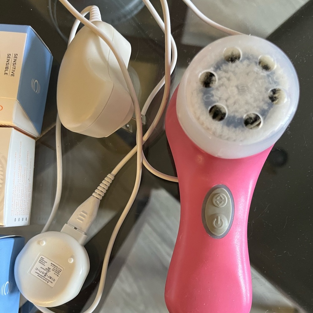 Clarisonic Mia 2 + 3 NIB sensitive brush-heads.